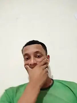 Snapshot of FLECKIN chatting on 12/18/25, 10:27 FLECKIN online show from 12/18/25, 10:27