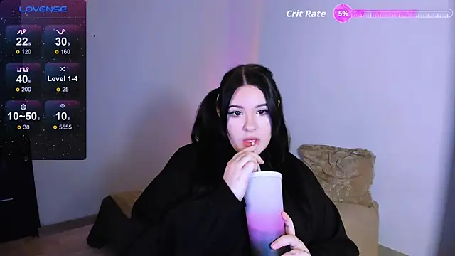 Snapshot of HitoMi2 chatting on 11/07/25, 10:37 HitoMi2 online show from 11/07/25, 10:37