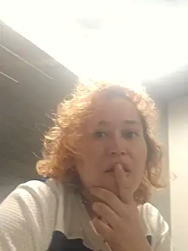 Snapshot of Eclipsedice chatting on 11/19/25, 10:04 Eclipsedice online show from 11/19/25, 10:04