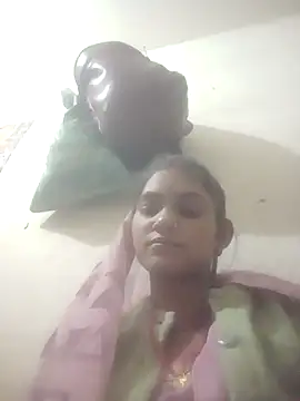 Snapshot of Jooli_cuty chatting on 11/17/25, 01:28 Jooli cuty online show from 11/17/25, 01:28