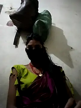 Snapshot of Jooli_cuty chatting on 12/19/25, 05:09 Jooli cuty online show from 12/19/25, 05:09