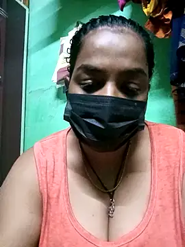 Snapshot of Madhumitha99 chatting on 11/04/25, 06:07 Madhumitha99 online show from 11/04/25, 06:07