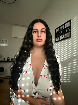 Snapshot of jojoa23 chatting on 11/19/25, 10:59 jojoa23 online show from 11/19/25, 10:59