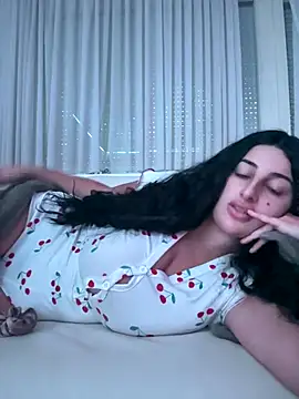 Snapshot of jojoa23 chatting on 11/25/25, 02:39 jojoa23 online show from 11/25/25, 02:39