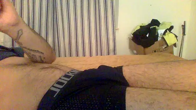 Snapshot of Camiin20 chatting on 02/13/26, 08:05 Camiin20 online show from 02/13/26, 08:05