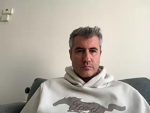 Snapshot of aprendiendo44 chatting on 11/03/25, 02:29 aprendiendo44 online show from 11/03/25, 02:29