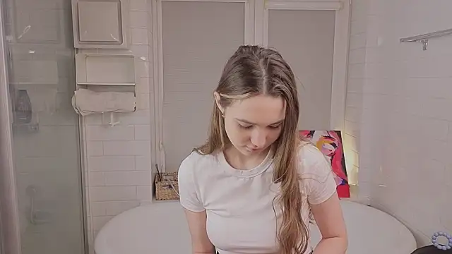 LeenaPuita online show from 02/18/26, 05:20