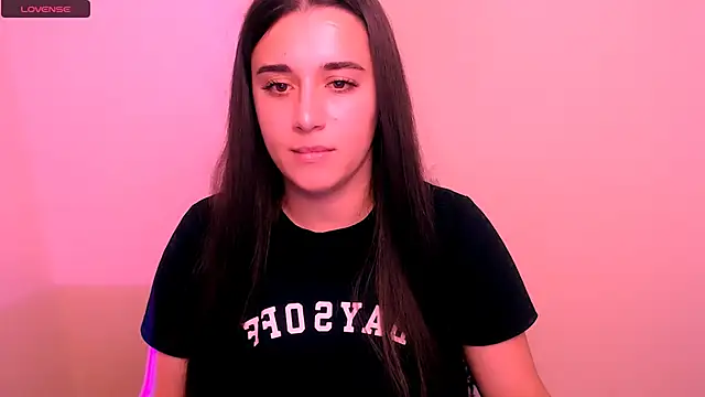 Snapshot of AlinaDoll_ chatting on 11/14/25, 08:46 AlinaDoll online show from 11/14/25, 08:46