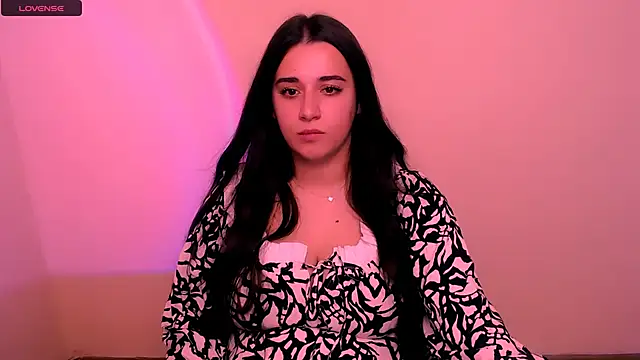 Snapshot of AlinaDoll_ chatting on 11/20/25, 09:09 AlinaDoll online show from 11/20/25, 09:09