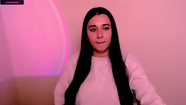 Snapshot of AlinaDoll_ chatting on 11/25/25, 08:25 AlinaDoll online show from 11/25/25, 08:25