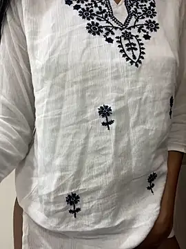 Snapshot of DIVA-8 chatting on 11/03/25, 03:13 DIVA-8 online show from 11/03/25, 03:13