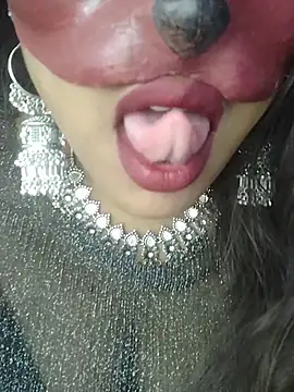 Snapshot of SEXYY_TRANSY_WITH_GIRL chatting on 12/18/25, 01:06 SEXYY TRANSY WITH GIRL online show from 12/18/25, 01:06