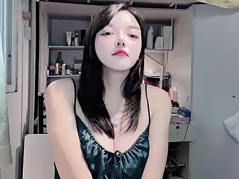 Snapshot of 99EE-yy chatting on 11/12/25, 06:36 99EE-yy online show from 11/12/25, 06:36