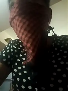 Snapshot of Tamil_White_Rose chatting on 03/03/26, 06:03 Tamil White Rose online show from 03/03/26, 06:03