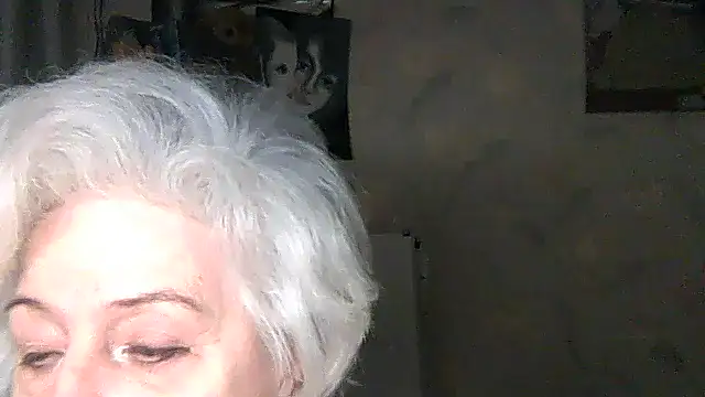 Snapshot of ValeriaKroww chatting on 11/05/25, 04:18 ValeriaKroww online show from 11/05/25, 04:18