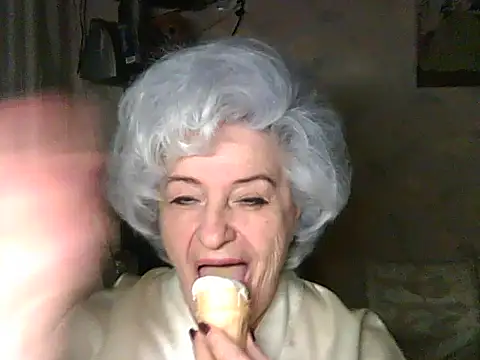 Snapshot of ValeriaKroww chatting on 11/09/25, 07:45 ValeriaKroww online show from 11/09/25, 07:45