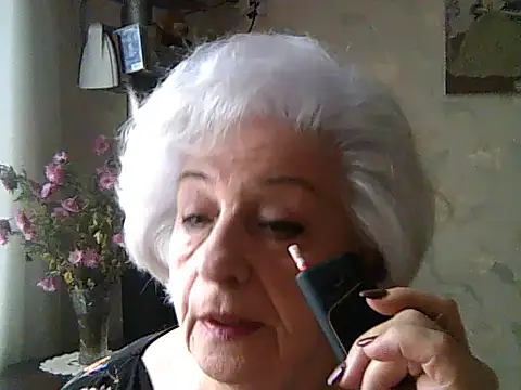 Snapshot of ValeriaKroww chatting on 11/17/25, 08:53 ValeriaKroww online show from 11/17/25, 08:53