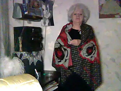 Snapshot of ValeriaKroww chatting on 12/15/25, 06:23 ValeriaKroww online show from 12/15/25, 06:23