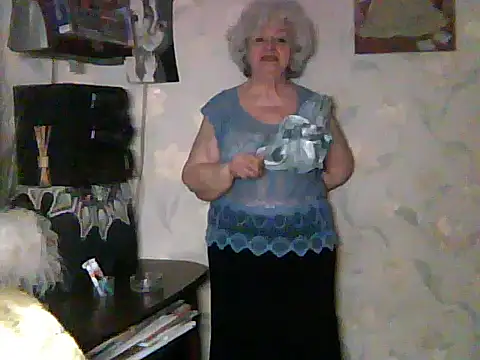 Snapshot of ValeriaKroww chatting on 12/17/25, 06:14 ValeriaKroww online show from 12/17/25, 06:14
