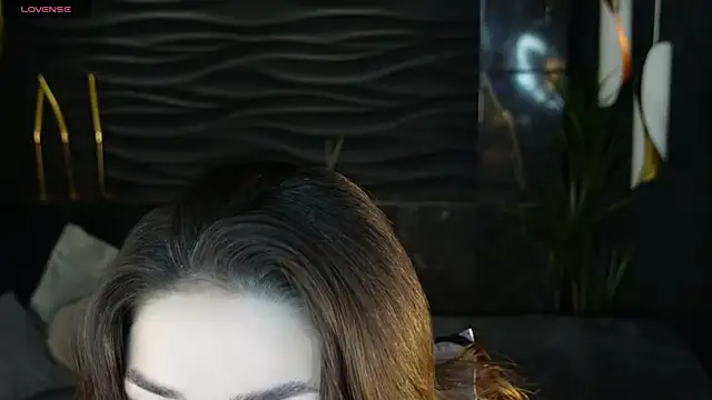 Snapshot of melanie_neal chatting on 11/25/25, 09:04 melanie neal online show from 11/25/25, 09:04