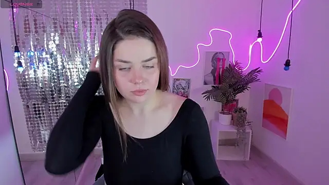 Snapshot of melanie_neal chatting on 11/29/25, 03:37 melanie neal online show from 11/29/25, 03:37