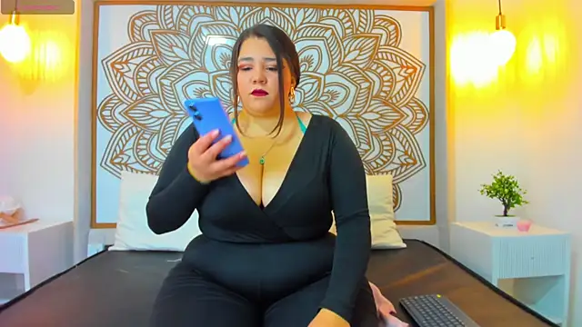 Snapshot of Lilith_Aliany_ chatting on 12/16/25, 01:27 Lilith Aliany online show from 12/16/25, 01:27