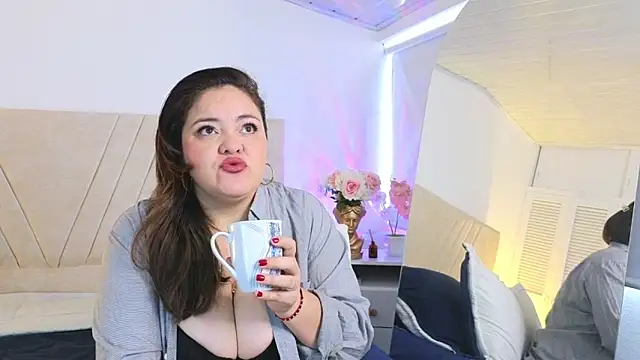 Snapshot of NatashaBlade_ chatting on 11/26/25, 11:44 NatashaBlade online show from 11/26/25, 11:44