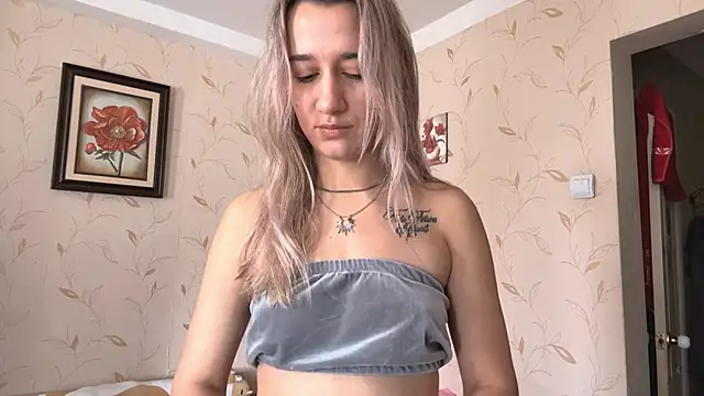 Snapshot of Auroragin chatting on 11/04/25, 09:30 Auroragin online show from 11/04/25, 09:30