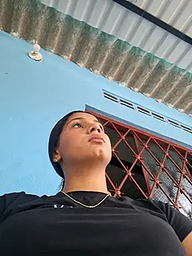 Snapshot of lapicarona18 chatting on 11/18/25, 03:05 lapicarona18 online show from 11/18/25, 03:05