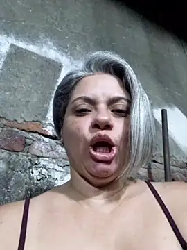 Snapshot of sexysubMila chatting on 12/17/25, 12:38 sexysubMila online show from 12/17/25, 12:38