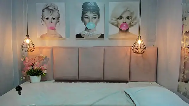 Snapshot of sensual_skinny chatting on 11/25/25, 10:04 sensual skinny online show from 11/25/25, 10:04