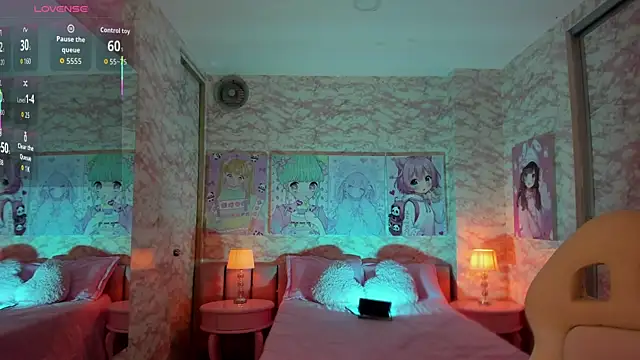 Snapshot of sensual_skinny chatting on 12/19/25, 03:13 sensual skinny online show from 12/19/25, 03:13