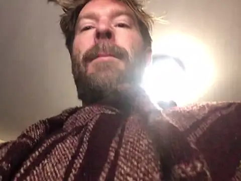 Snapshot of RockHammercock chatting on 11/19/25, 03:23 RockHammercock online show from 11/19/25, 03:23