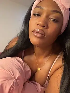 Snapshot of PrincessDreamm chatting on 11/06/25, 12:55 PrincessDreamm online show from 11/06/25, 12:55