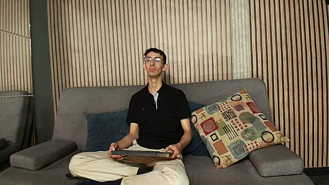 Snapshot of ZyroNight chatting on 11/13/25, 11:25 ZyroNight online show from 11/13/25, 11:25