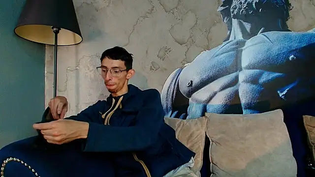 Snapshot of ZyroNight chatting on 11/22/25, 02:05 ZyroNight online show from 11/22/25, 02:05