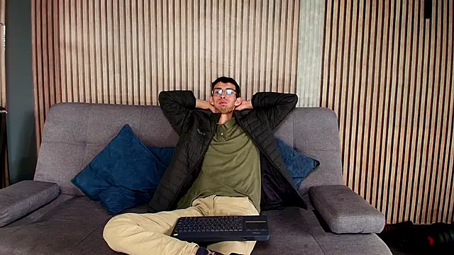 Snapshot of ZyroNight chatting on 11/28/25, 01:47 ZyroNight online show from 11/28/25, 01:47