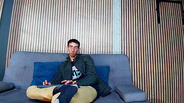 Snapshot of ZyroNight chatting on 11/30/25, 01:09 ZyroNight online show from 11/30/25, 01:09