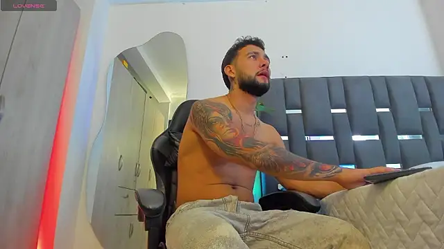 noah corvelle online show from 03/26/26, 01:11