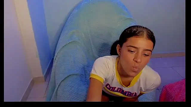 Snapshot of callmeocean chatting on 11/04/25, 01:43 callmeocean online show from 11/04/25, 01:43