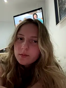 Snapshot of Ell_albescu chatting on 11/04/25, 10:09 Ell albescu online show from 11/04/25, 10:09