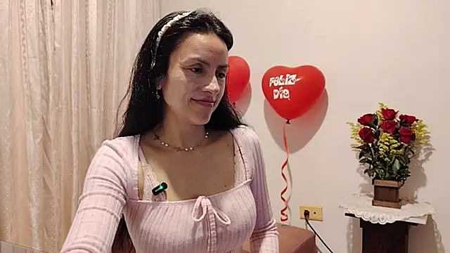 Snapshot of Bella_Exhibition chatting on 02/15/26, 07:32 Bella Exhibition online show from 02/15/26, 07:32