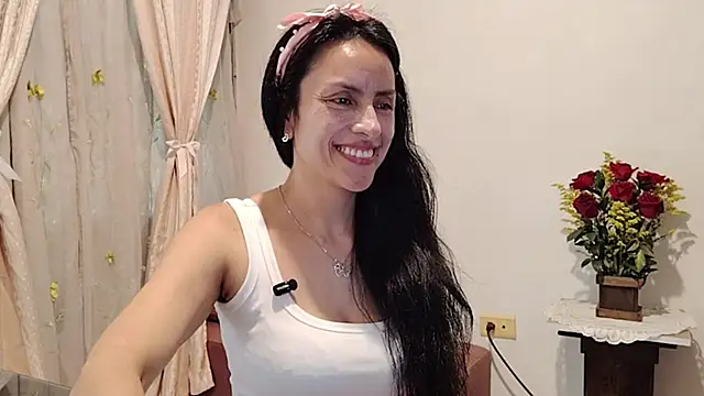 Snapshot of Bella_Exhibition chatting on 02/17/26, 06:58 Bella Exhibition online show from 02/17/26, 06:58
