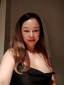 Snapshot of thu-cuoi chatting on 11/30/25, 11:31 thu-cuoi online show from 11/30/25, 11:31