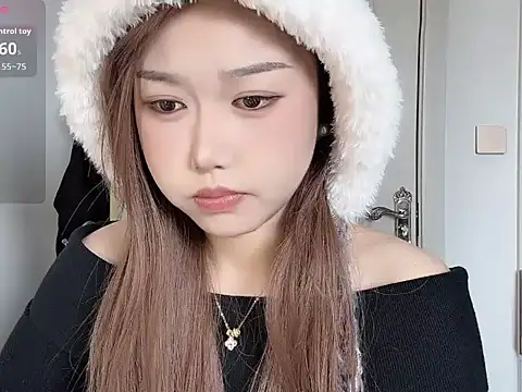 Xiaoji61 online show from 11/21/25, 04:33