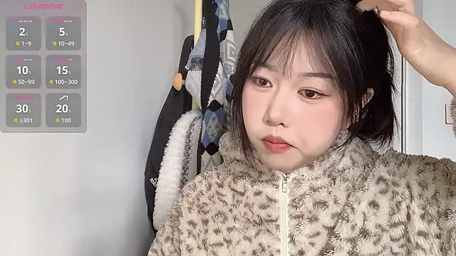 Xiaoji61 online show from 11/23/25, 03:50