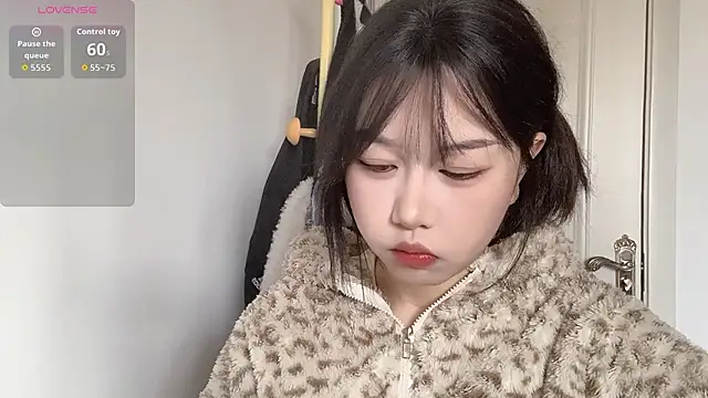 Xiaoji61 online show from 11/24/25, 06:35