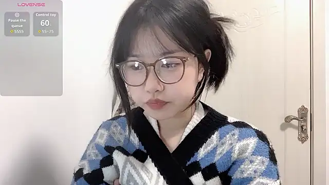 Xiaoji61 online show from 11/28/25, 10:29