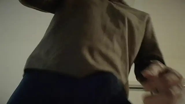 Snapshot of centerfieldshow chatting on 11/14/25, 05:22 centerfieldshow online show from 11/14/25, 05:22