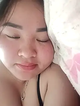 Bee-bgolden online show from 11/13/25, 05:06